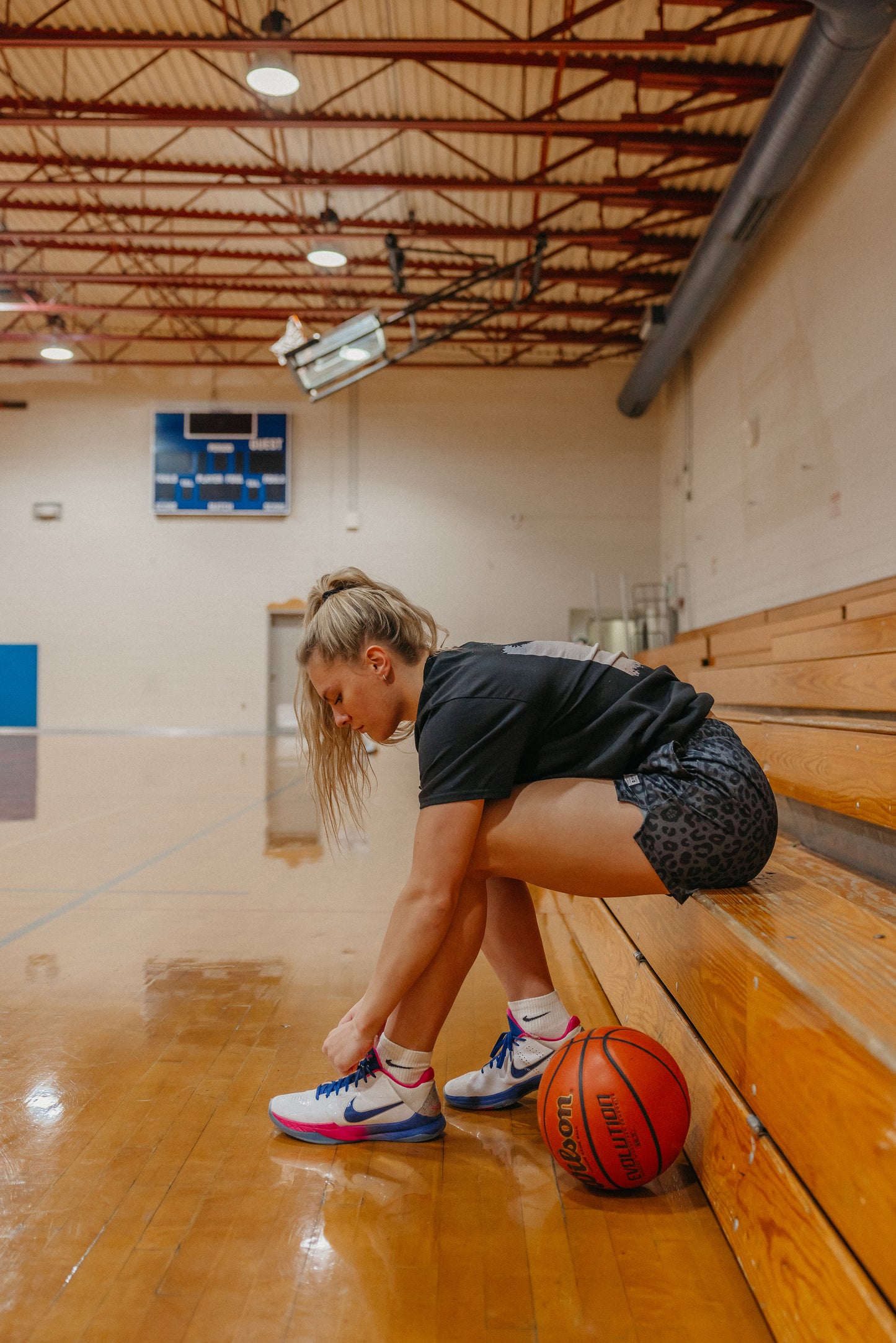 SPOT UP SHOOTER SHORT IN BLACK