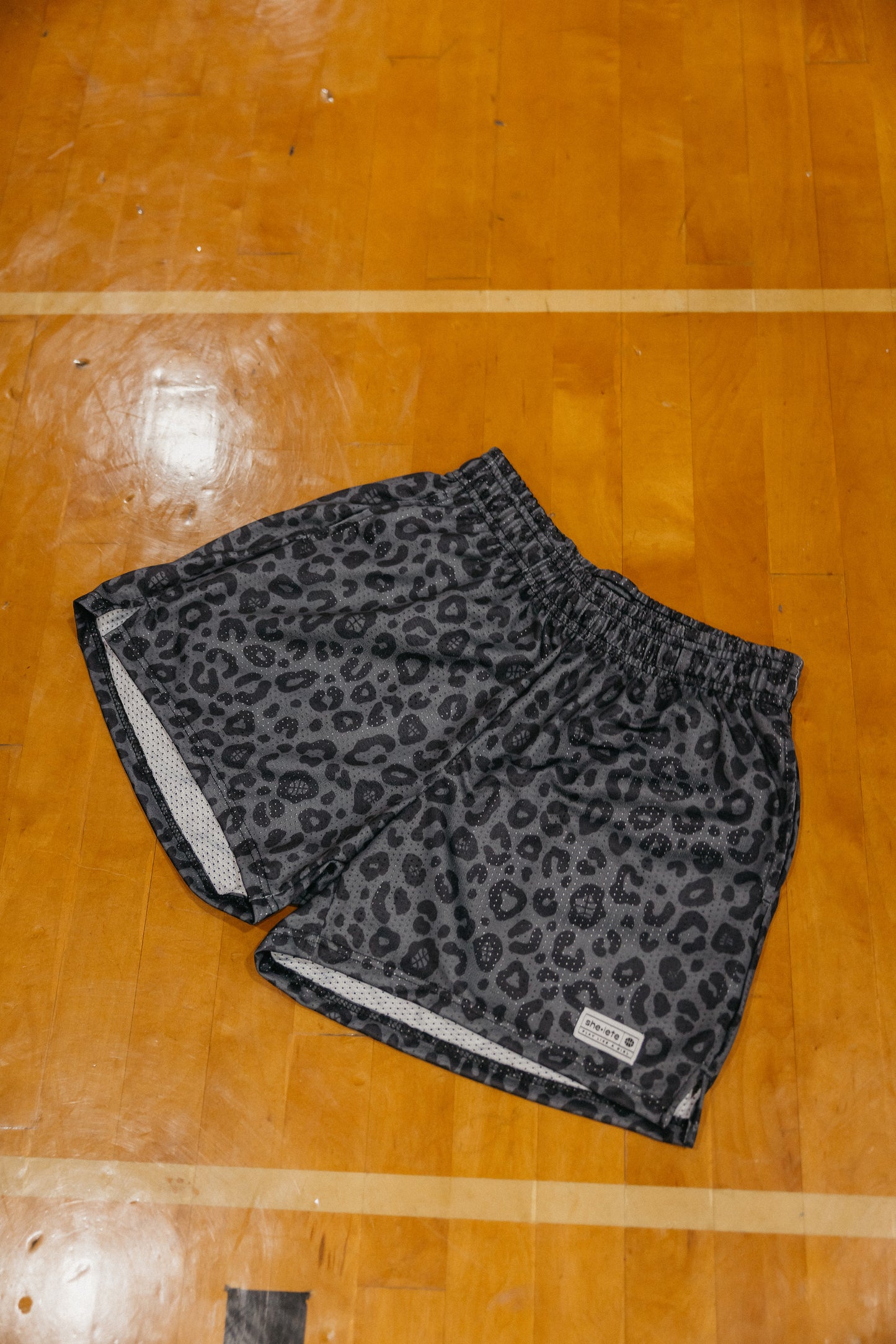 SPOT UP SHOOTER SHORT IN BLACK